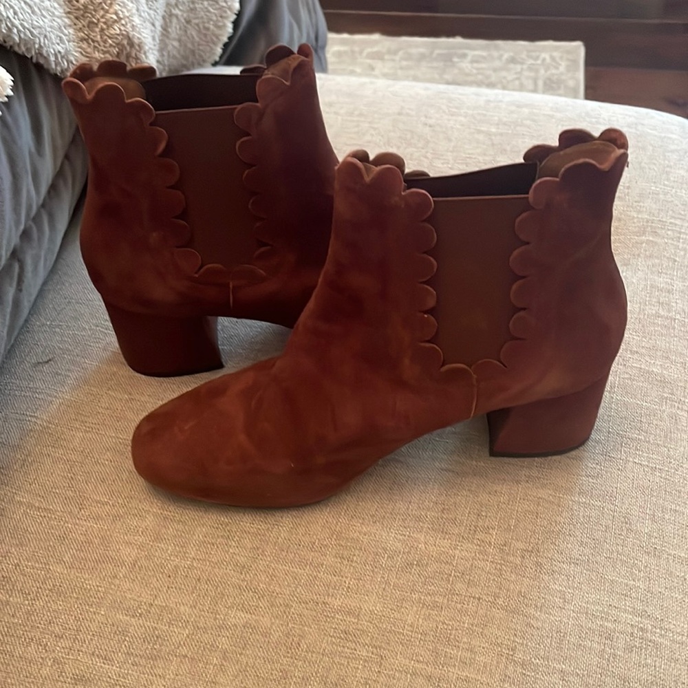 Rusty brown scalloped edge ankle bootie